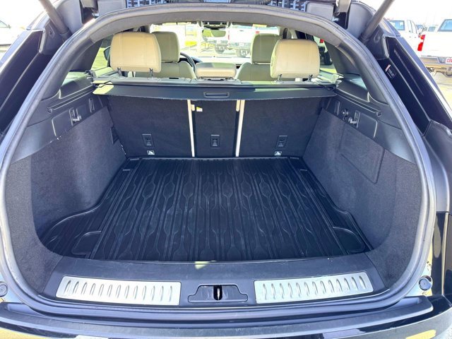 Used 2018 Land Rover Range Rover Velar R-Dynamic SE image 8