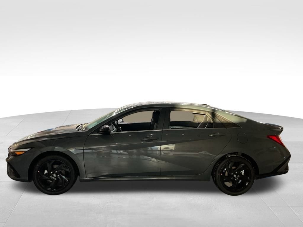 New 2026 Hyundai Elantra SEL Sport Premium FWD image 7