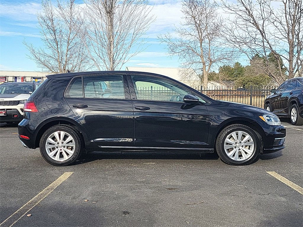 Used 2018 Volkswagen Golf SE image 4