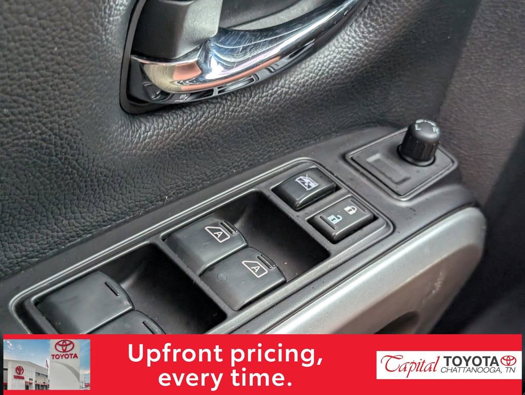 Used 2021 Nissan Titan SV w/ SV Convenience Package AWD/4WD image 14