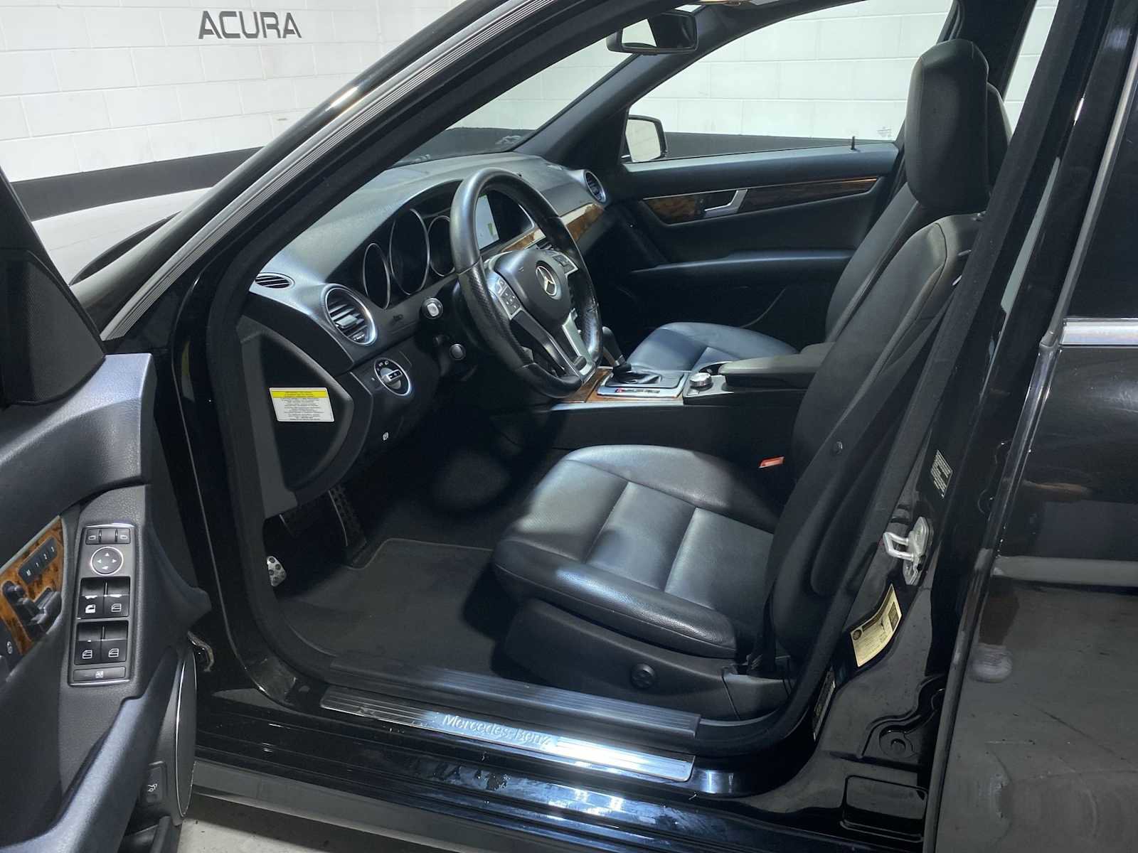 Used 2013 Mercedes-Benz C 300 4MATIC Sedan video 2