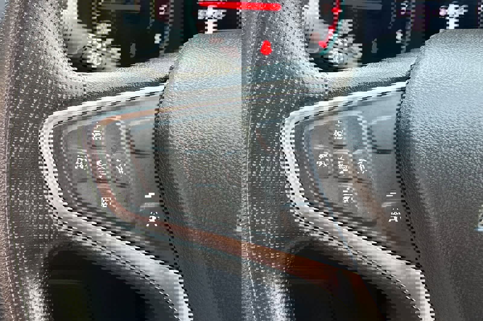 Used 2024 Chevrolet Malibu LT image 30