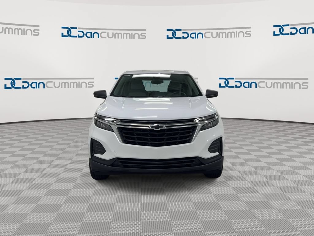 Used 2023 Chevrolet Equinox LS AWD/4WD image 3