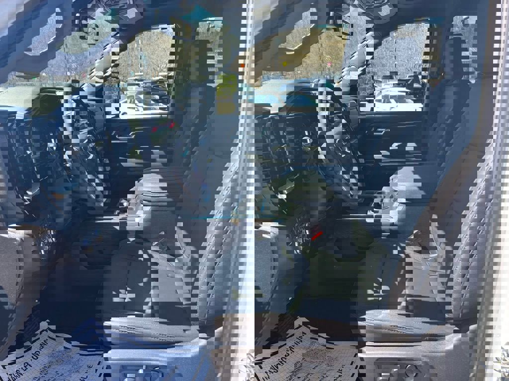 New 2026 GMC Sierra 3500 SLT w/ SLT Convenience Package image 14