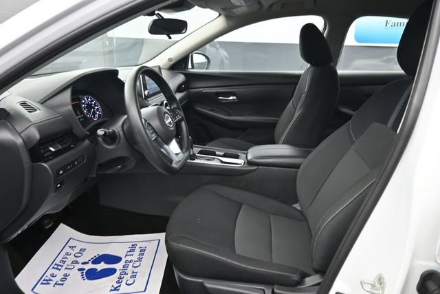 Used 2025 Nissan Sentra SV FWD image 11
