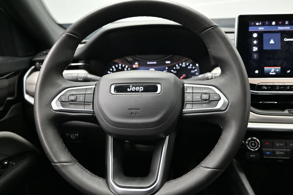 Used 2025 Jeep Compass Limited AWD/4WD image 25