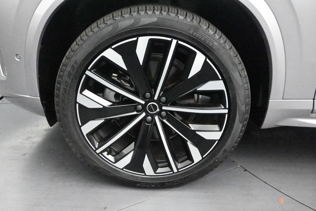 New 2026 Volvo XC90 B6 Plus w/ Protection Package Premier AWD/4WD image 9