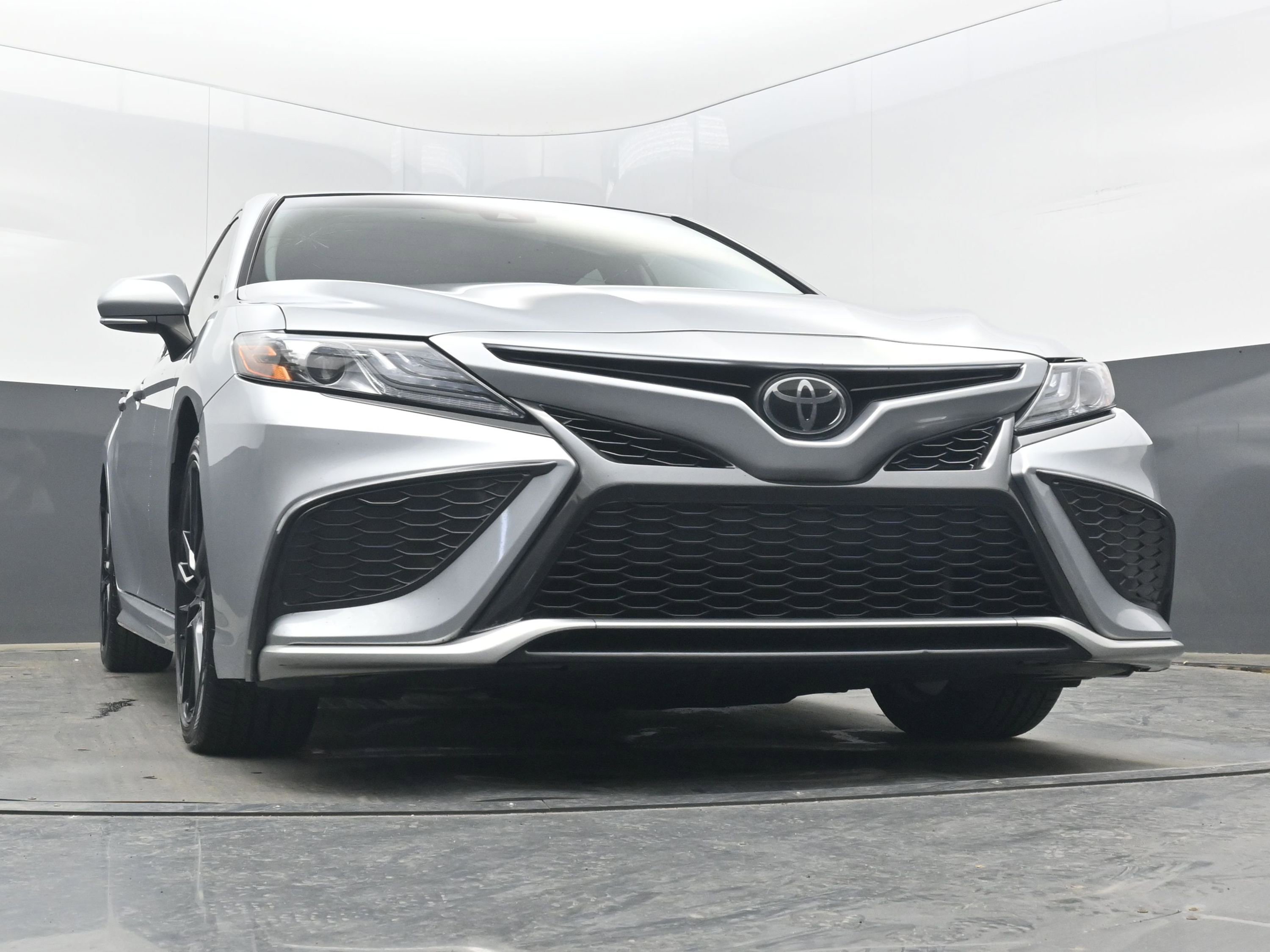 Used 2021 Toyota Camry XSE image 24