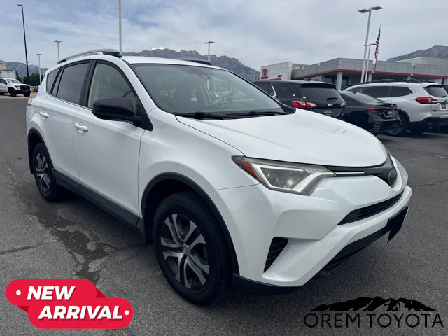 Used 2018 Toyota RAV4 LE w/ Carpet Mat Package AWD/4WD image 11