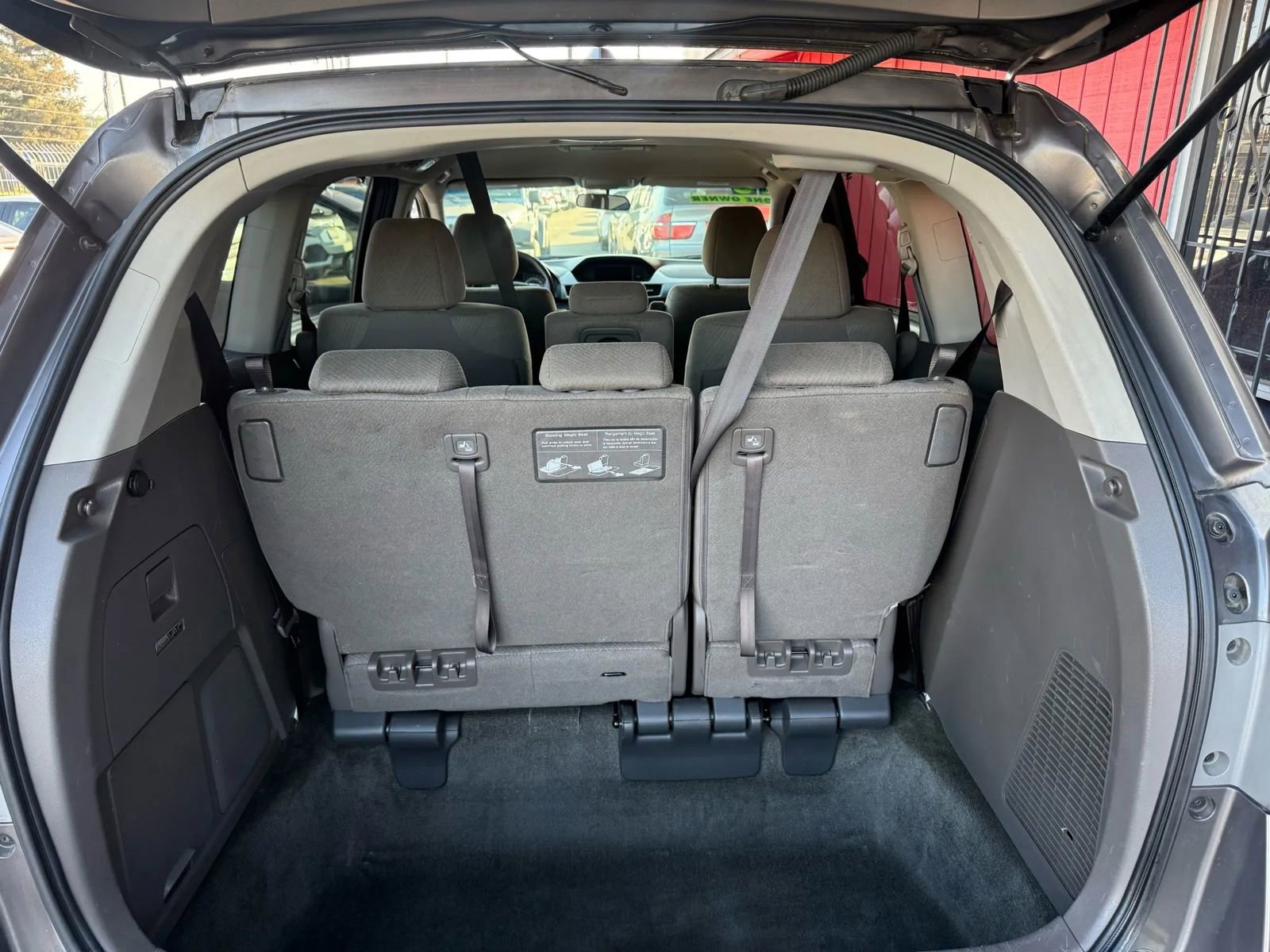 Used 2016 Honda Odyssey SE image 4