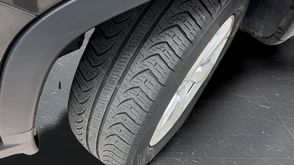 Used 2018 Jeep Compass Latitude w/ Popular Equipment Group AWD/4WD image 36