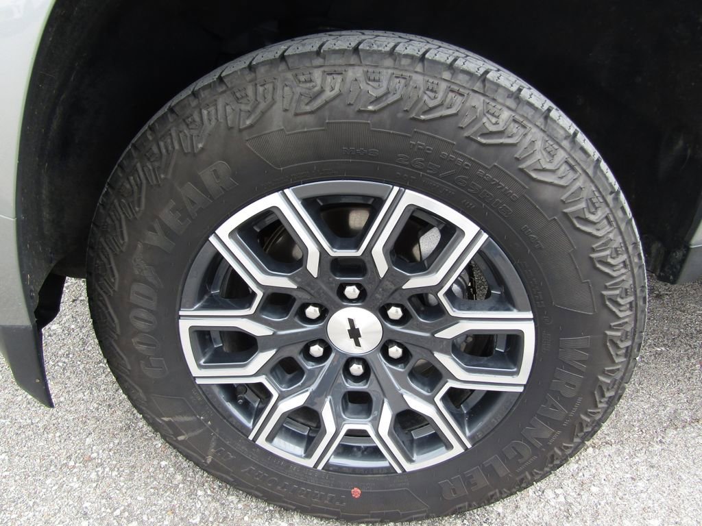 Used 2024 Chevrolet Colorado Z71 w/ Z71 Convenience Package 2 image 30