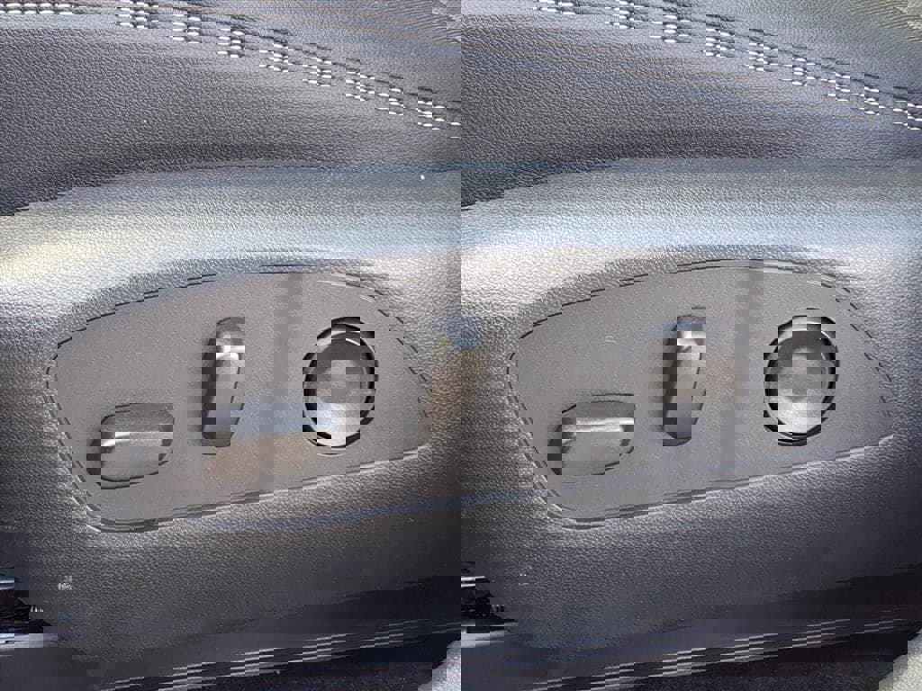 New 2025 Chevrolet Blazer EV LT image 12