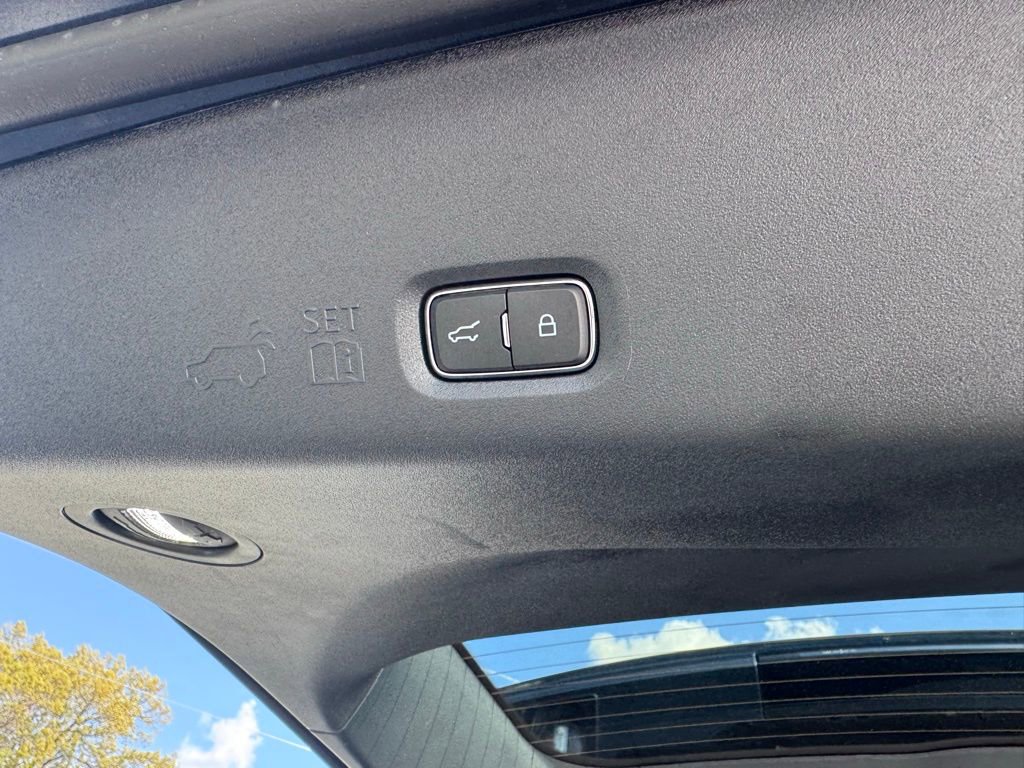 Used 2025 Ford Expedition Tremor image 46