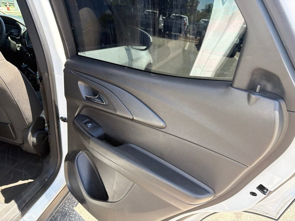 Used 2021 Chevrolet TrailBlazer LT w/ Convenience Package FWD image 21