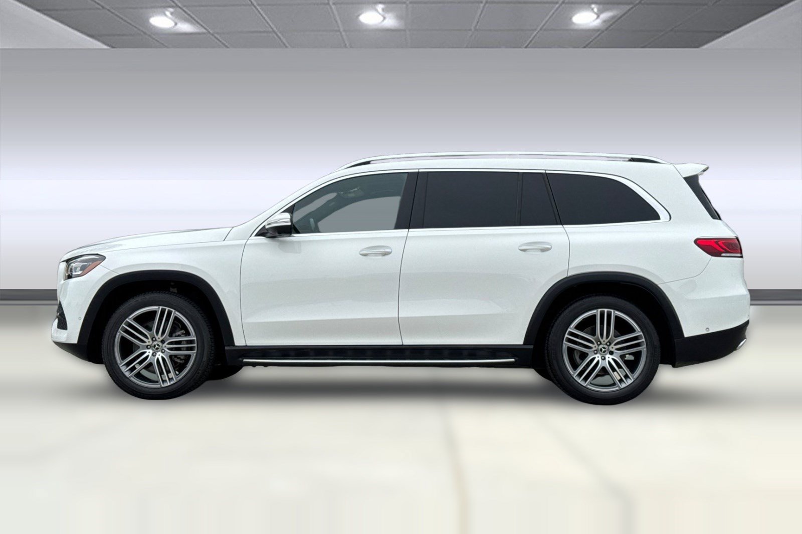 Used 2021 Mercedes-Benz GLS 450 4MATIC image 2