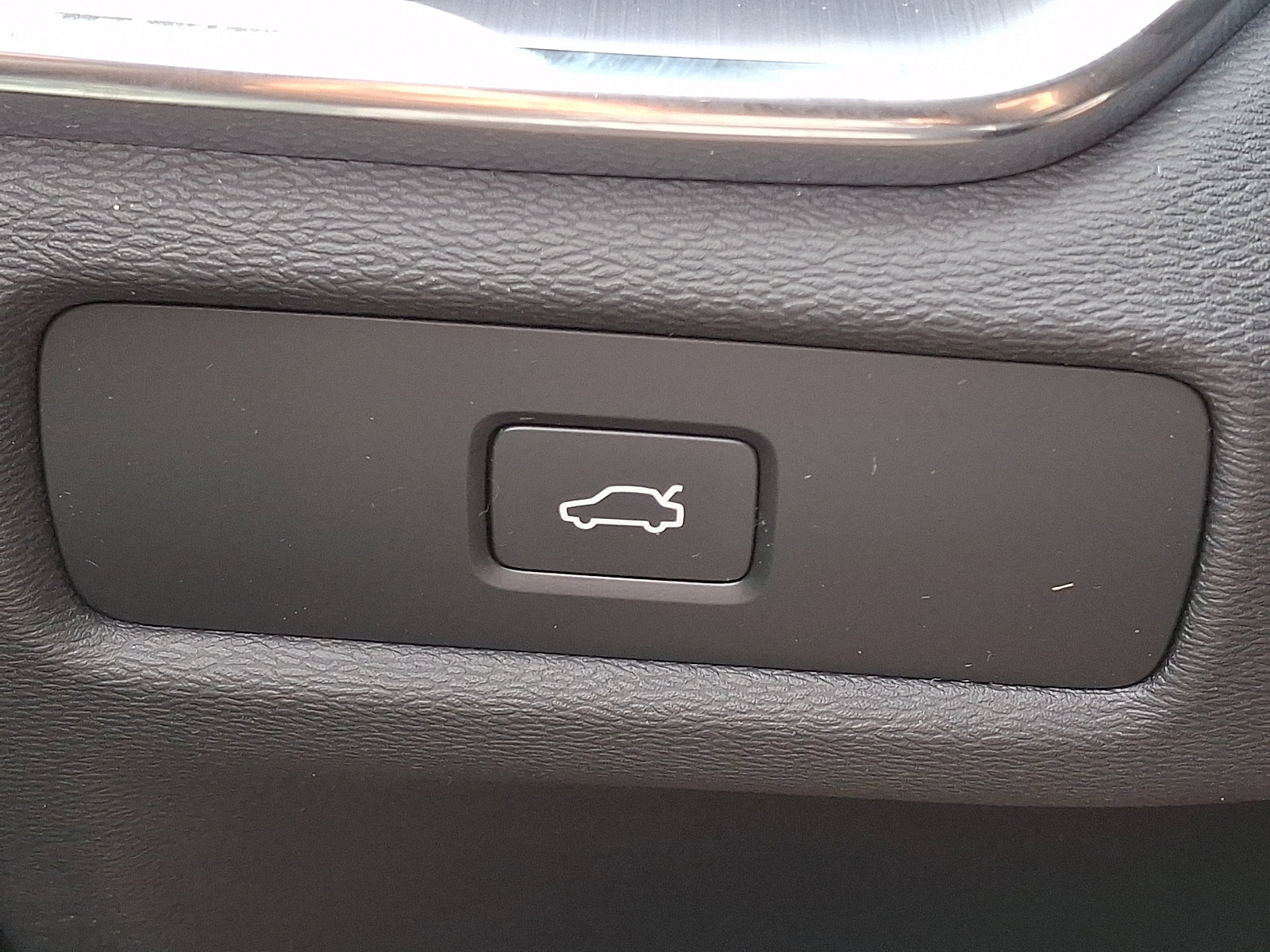 Certified 2025 Volvo S60 B5 Core AWD/4WD image 27