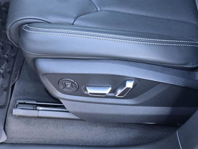 Used 2024 Audi Q8 Prestige image 17