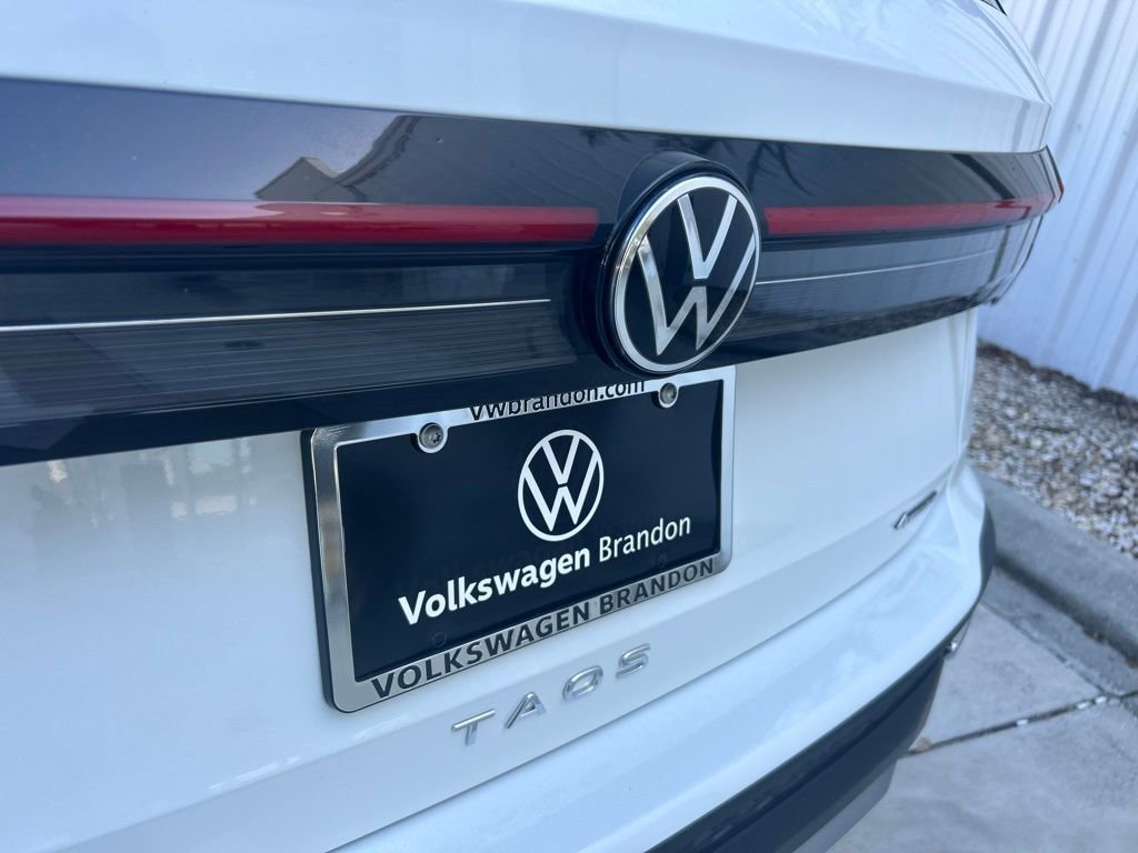 New 2026 Volkswagen Taos SEL image 30