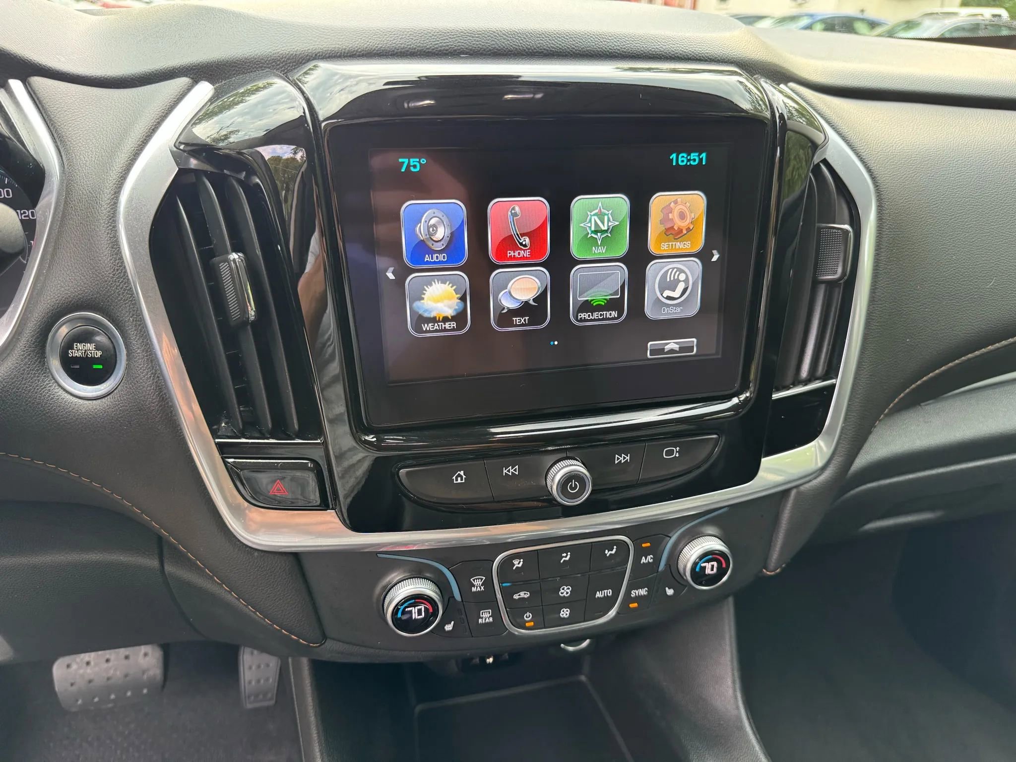 Used 2019 Chevrolet Traverse LT w/ LT Premium Package image 16