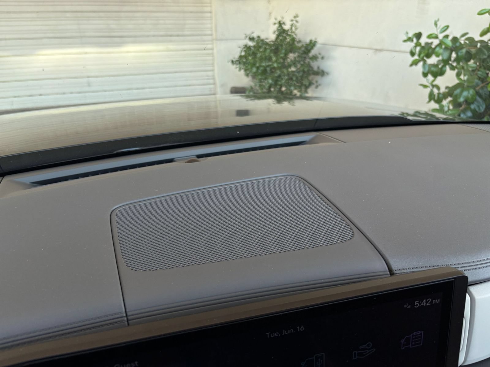 Used 2025 Hyundai Santa Fe SEL FWD image 17