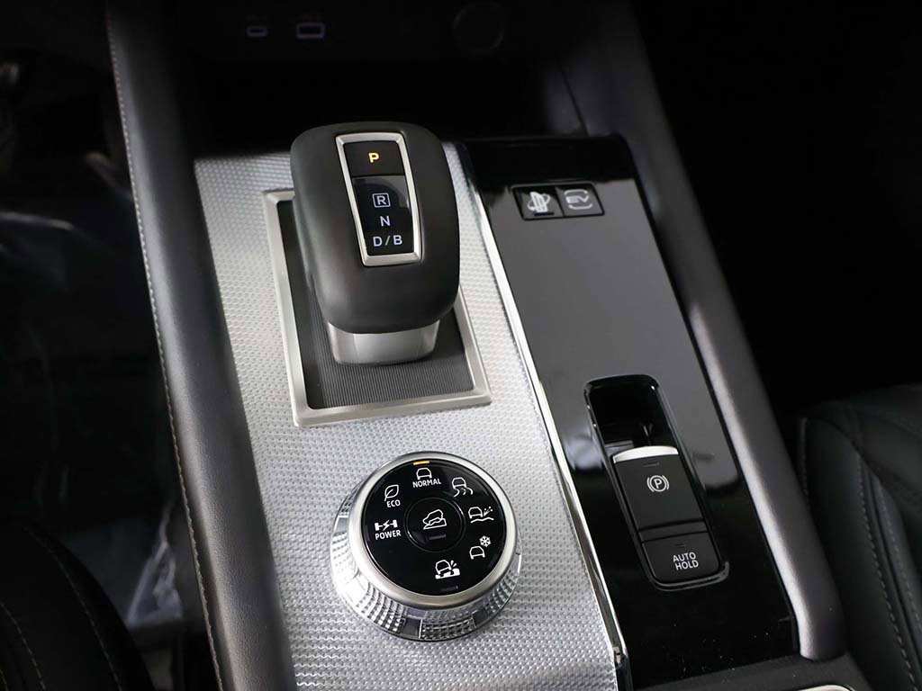 New 2025 Mitsubishi Outlander SEL image 49