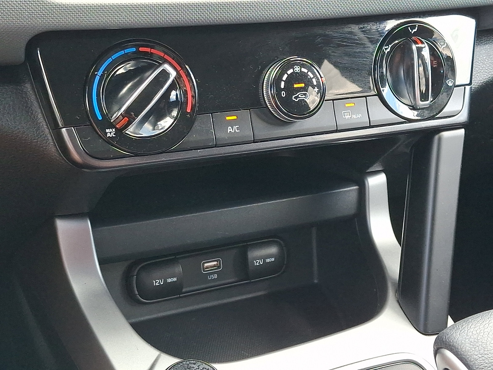Certified 2024 Kia Seltos LX AWD/4WD image 15