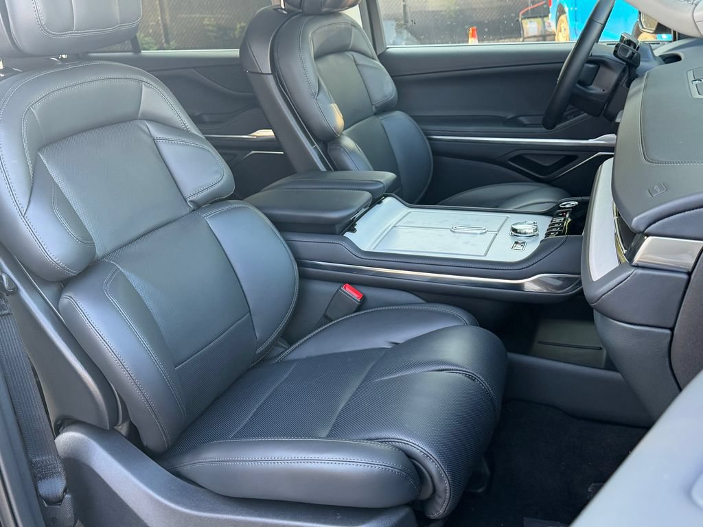 New 2027 Lincoln Navigator L Premier AWD/4WD image 15