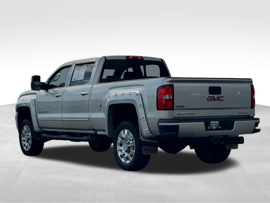 Used 2018 GMC Sierra 2500 Denali w/ Suspension Package, Off-Road AWD/4WD image 5