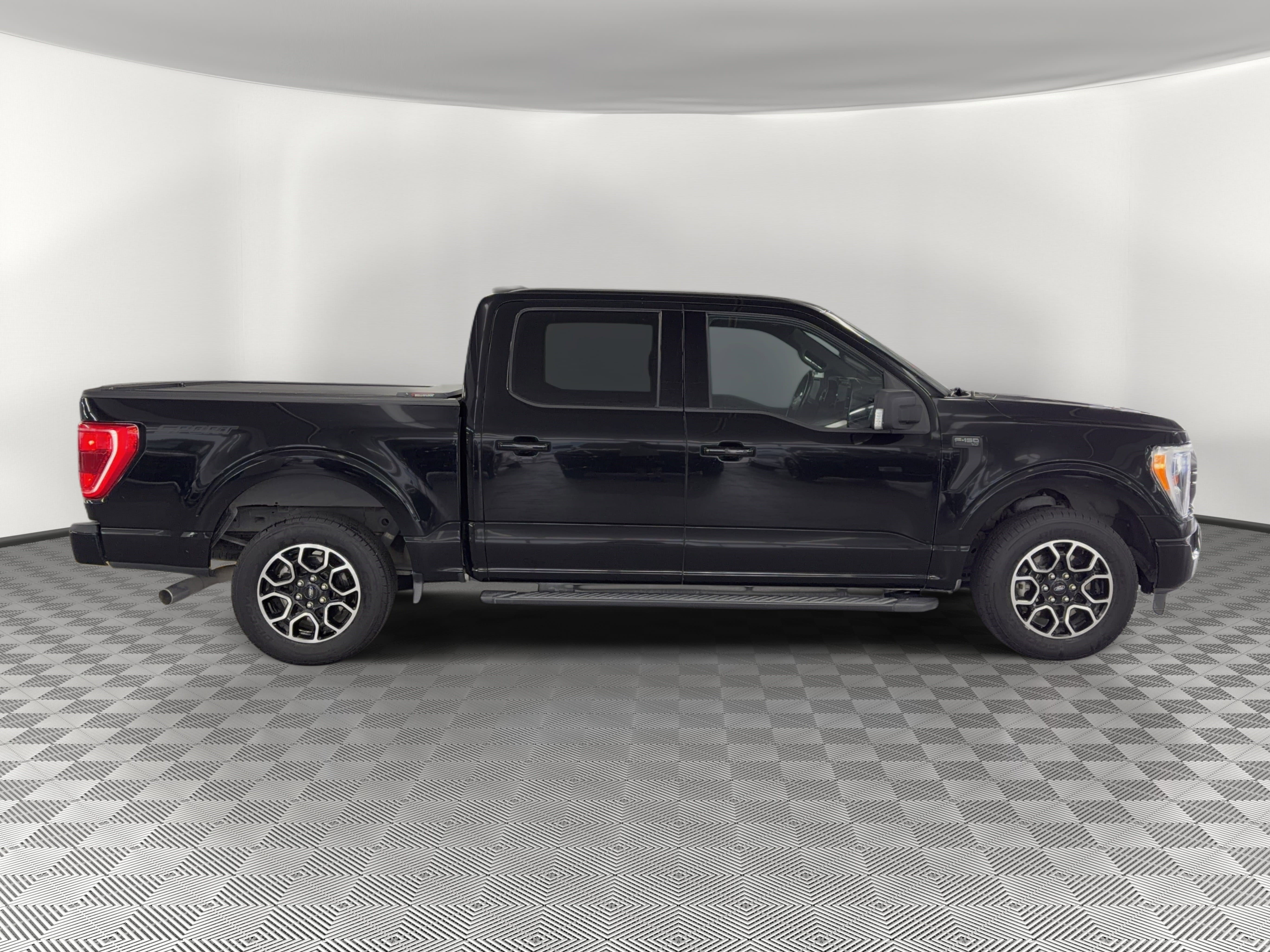 Used 2021 Ford F150 XLT w/ Equipment Group 302A High RWD image 8