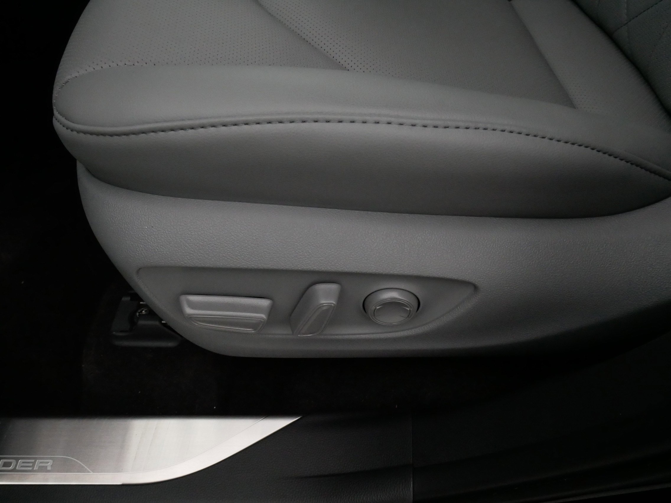 Certified 2026 Toyota Highlander Platinum image 20