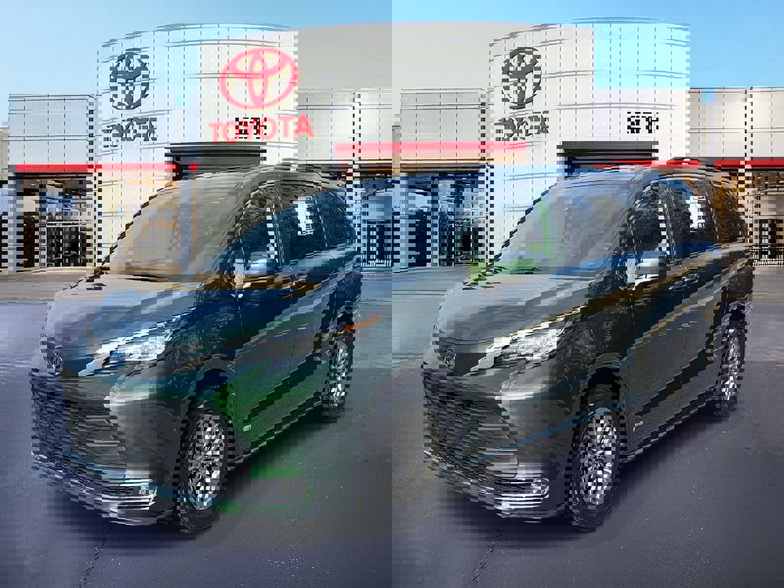 Used 2021 Toyota Sienna XLE