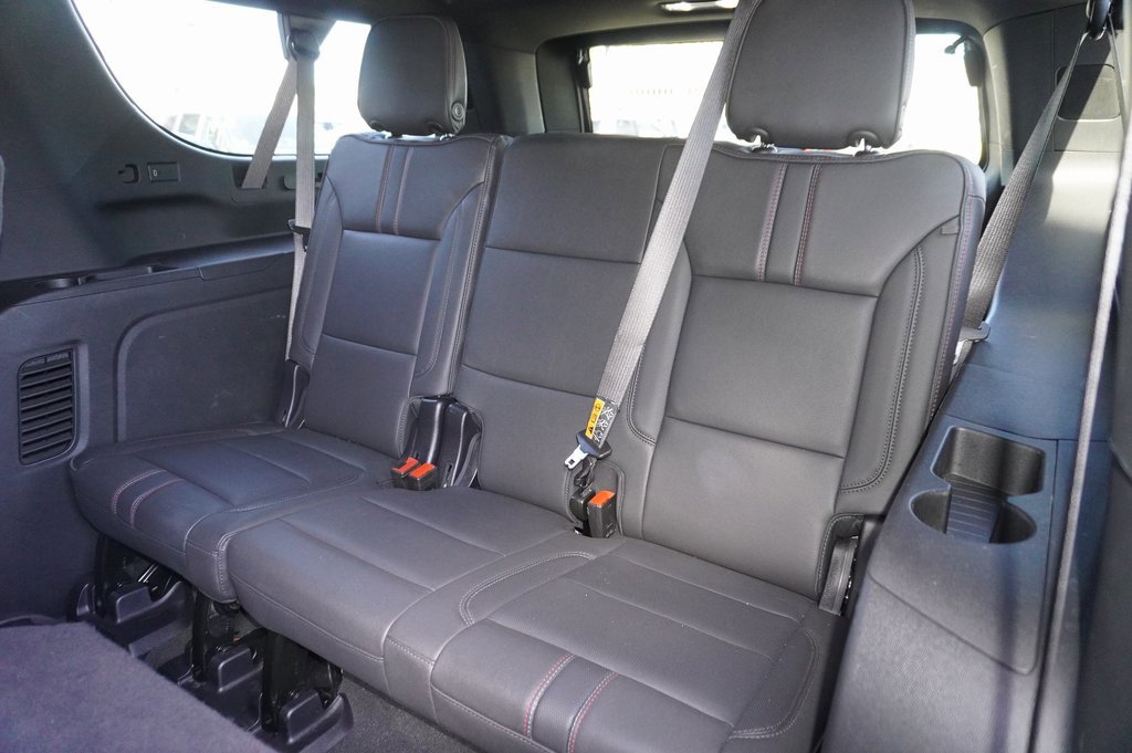 Used 2025 Chevrolet Suburban RST image 10