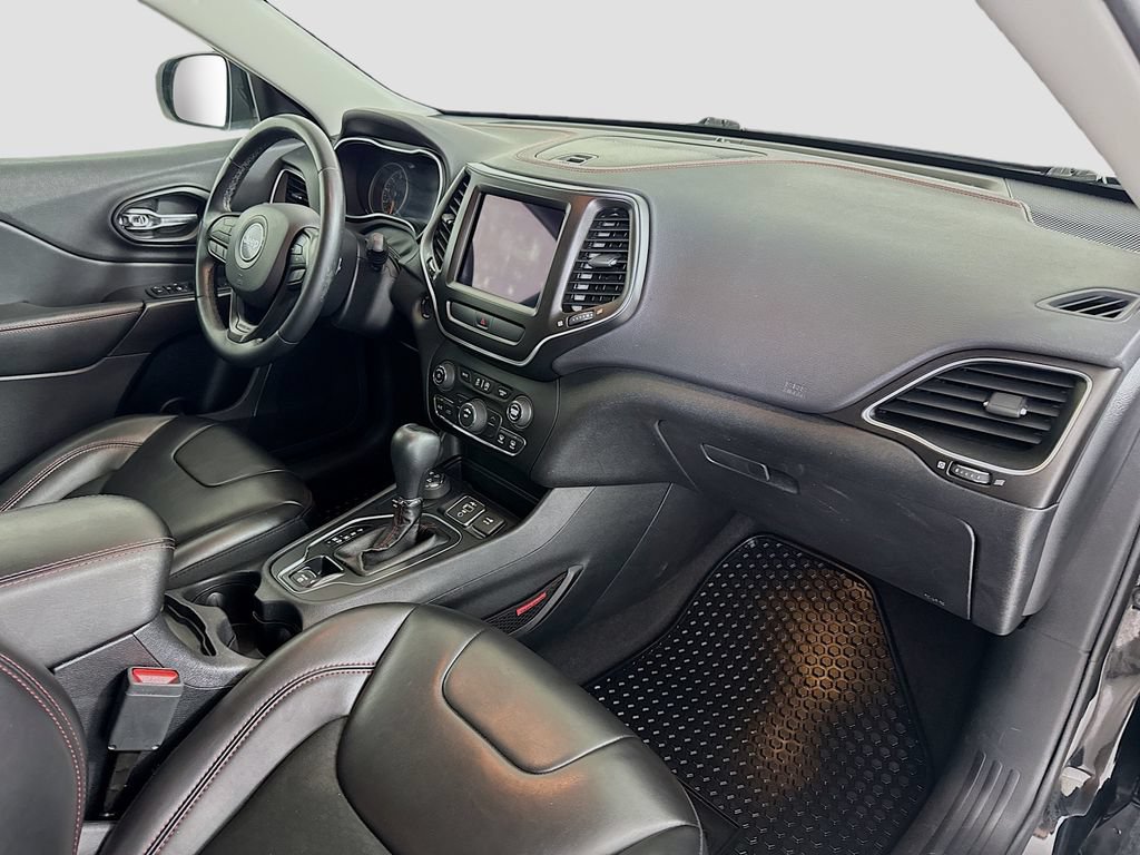 Used 2020 Jeep Cherokee Trailhawk AWD/4WD image 29