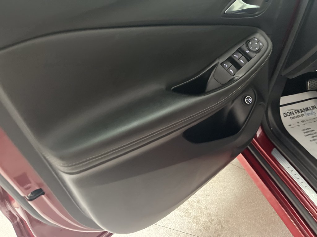 Used 2023 Buick Encore GX Select w/ Sport Touring Package FWD image 11