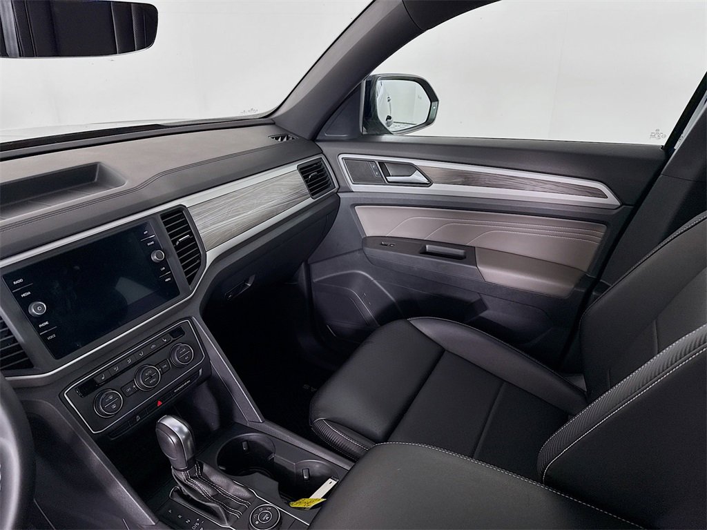 Used 2021 Volkswagen Atlas Cross Sport SE image 23