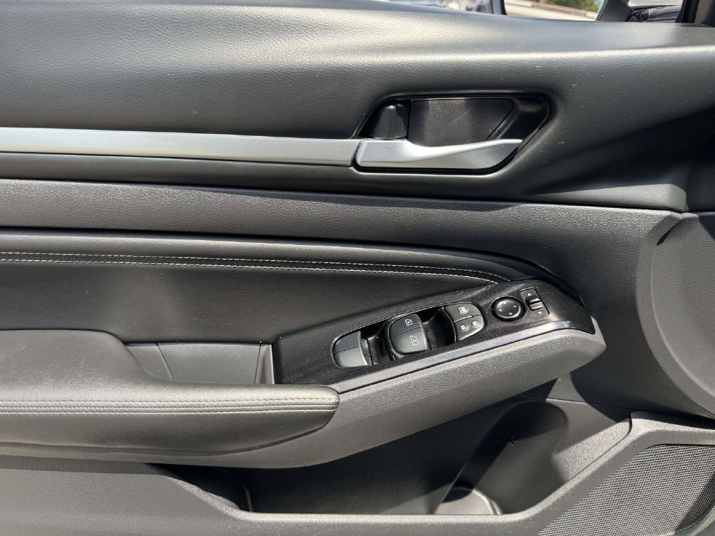 Certified 2022 Nissan Altima 2.5 SL FWD image 19
