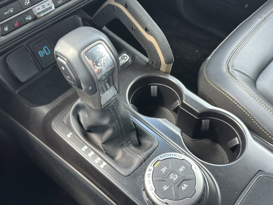 Used 2025 Ford Bronco Badlands image 31