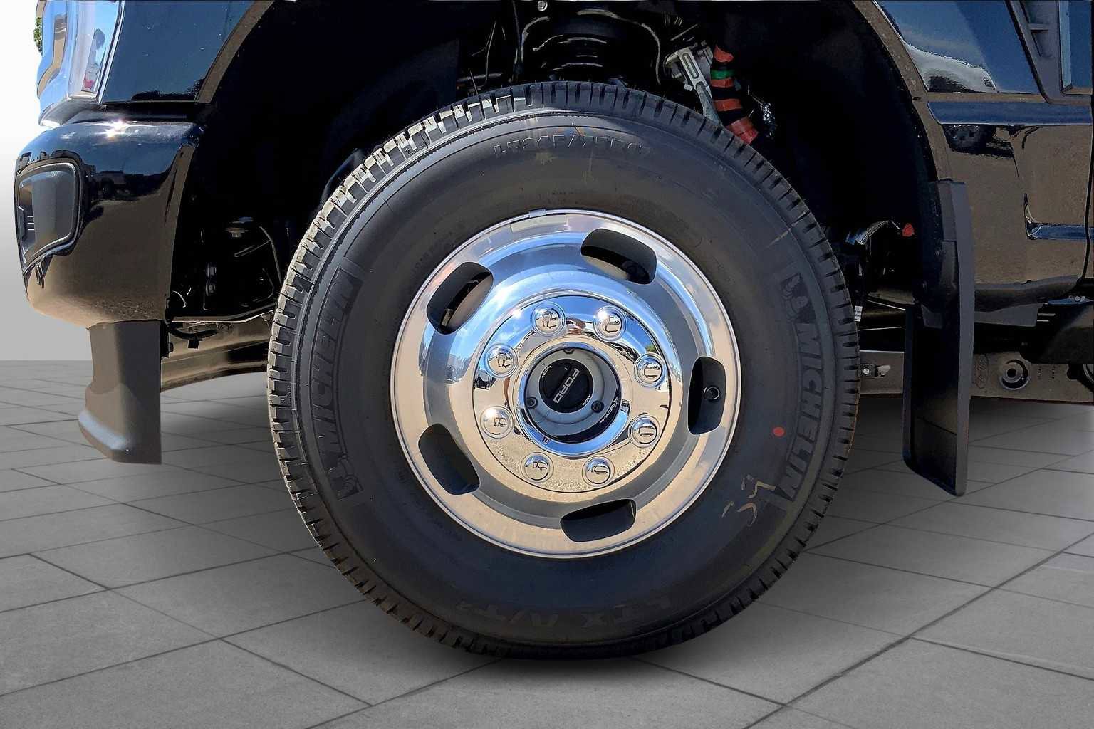 New 2026 Ford F350 Platinum image 11