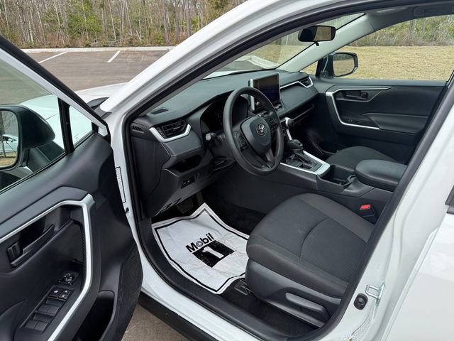 Used 2025 Toyota RAV4 LE image 3
