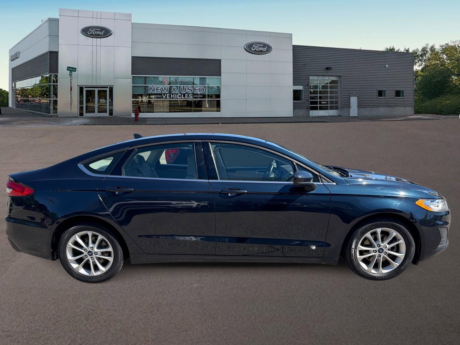 Used 2020 Ford Fusion SE FWD image 12