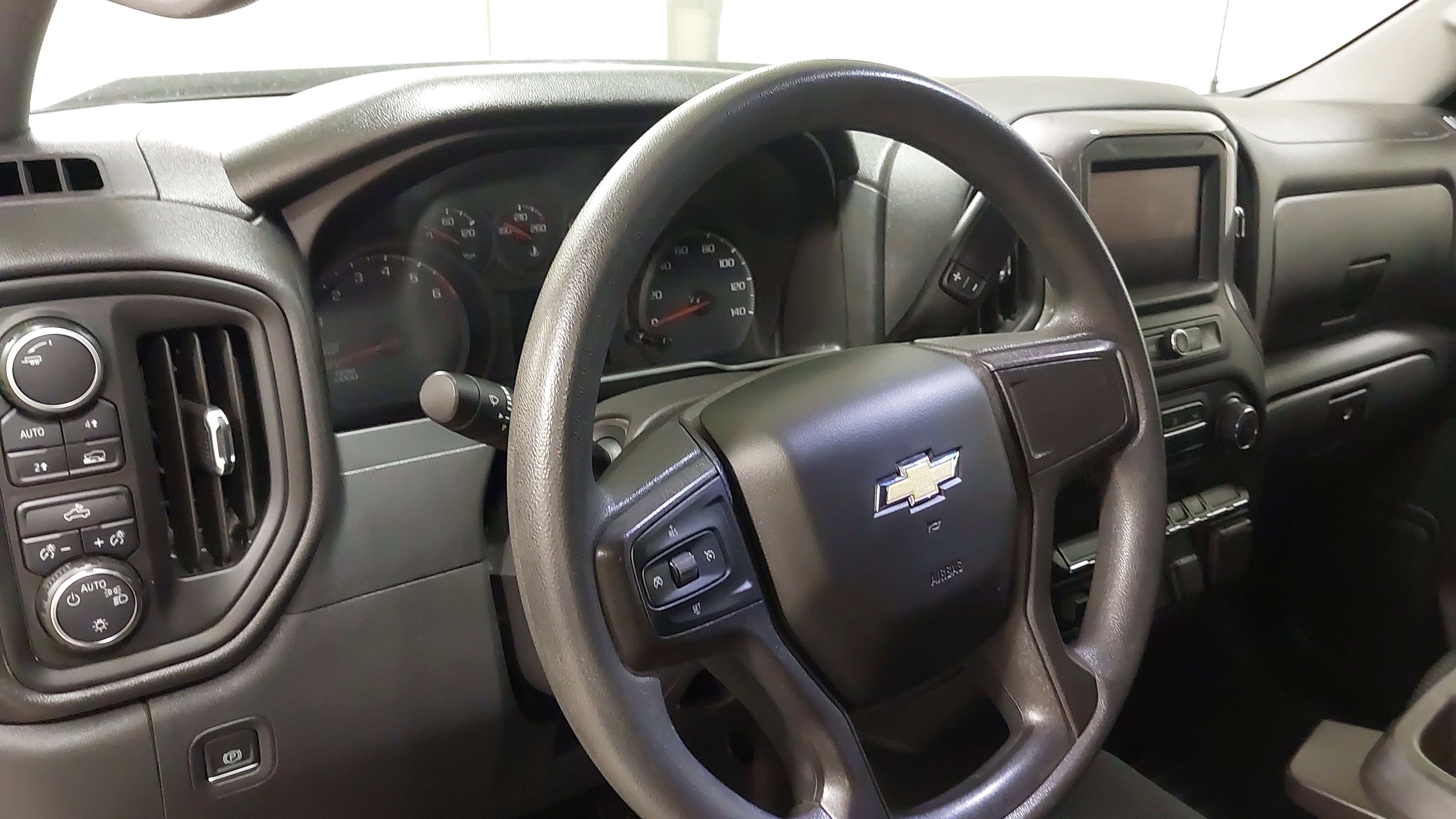 Used 2020 Chevrolet Silverado 1500 Custom w/ Custom Value Package image 17