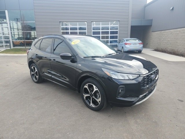 Used 2023 Ford Escape ST-Line Select w/ Tech Pack #2 image 3