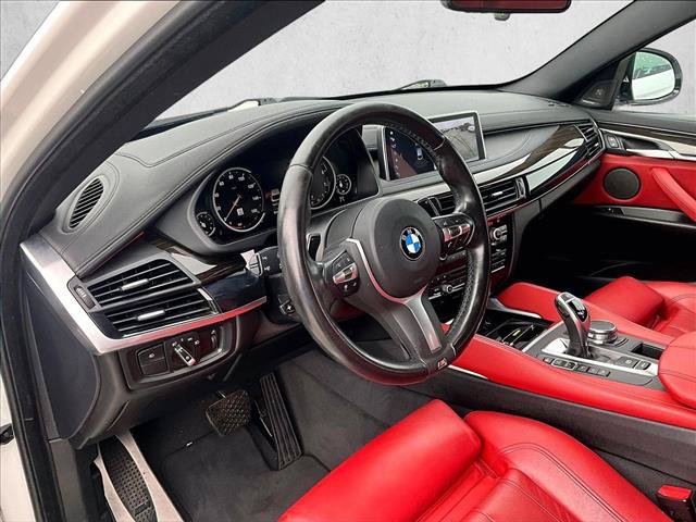 Used 2019 BMW X6 xDrive50i w/ M Sport Package AWD/4WD image 14