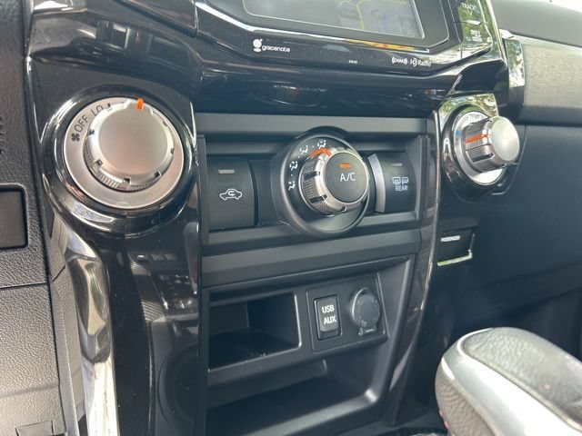 Used 2018 Toyota 4Runner TRD Off-Road AWD/4WD image 29