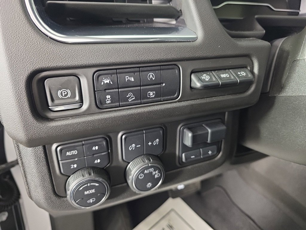 Used 2023 Chevrolet Tahoe High Country image 16