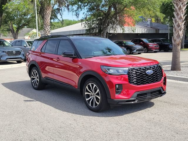 Used 2025 Ford Explorer ST-Line w/ Premium Package RWD image 3