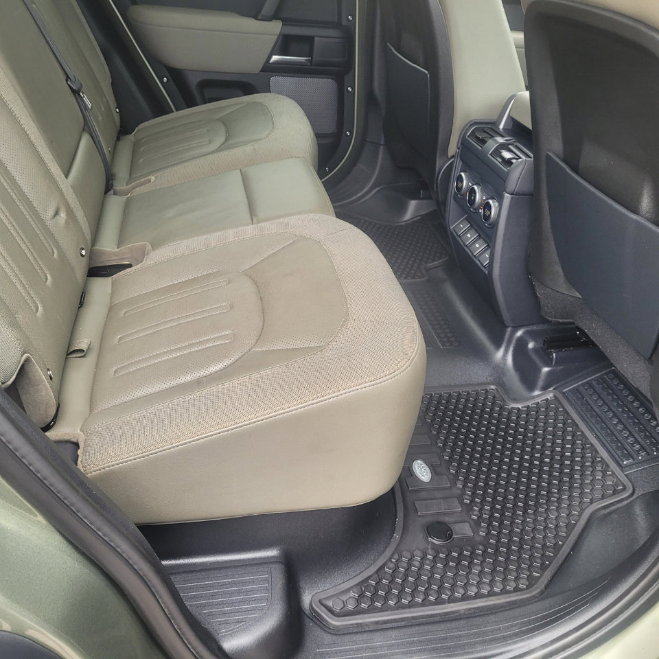 Used 2020 Land Rover Defender 110 S image 29