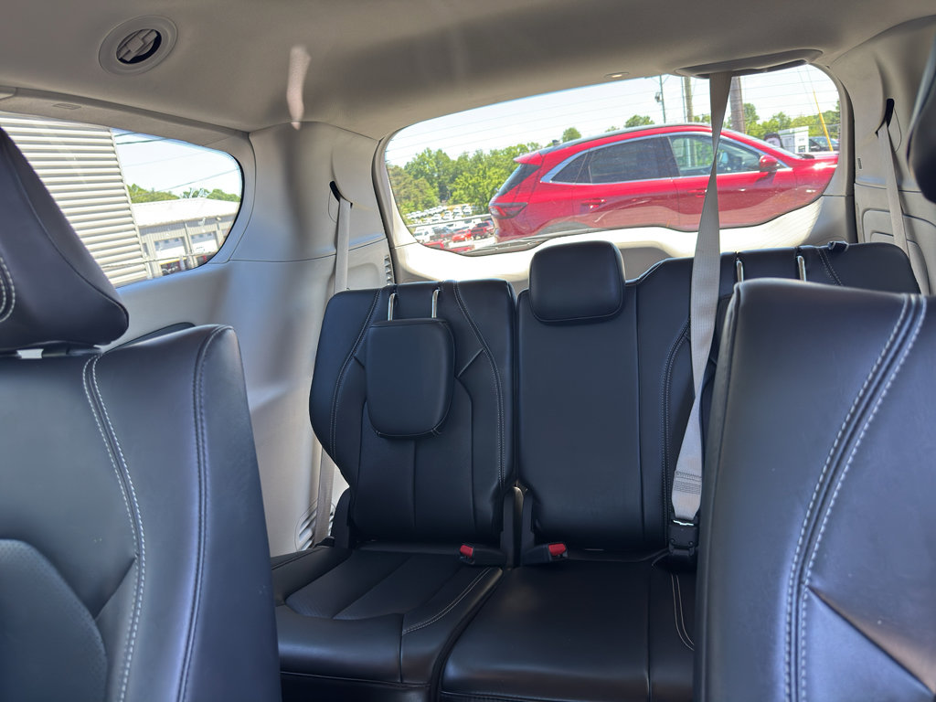 Used 2024 Chrysler Pacifica Limited FWD image 10