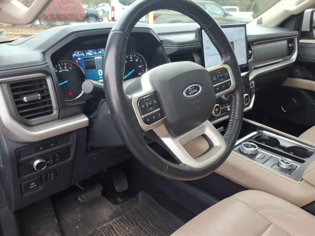 Used 2022 Ford Expedition XLT image 8